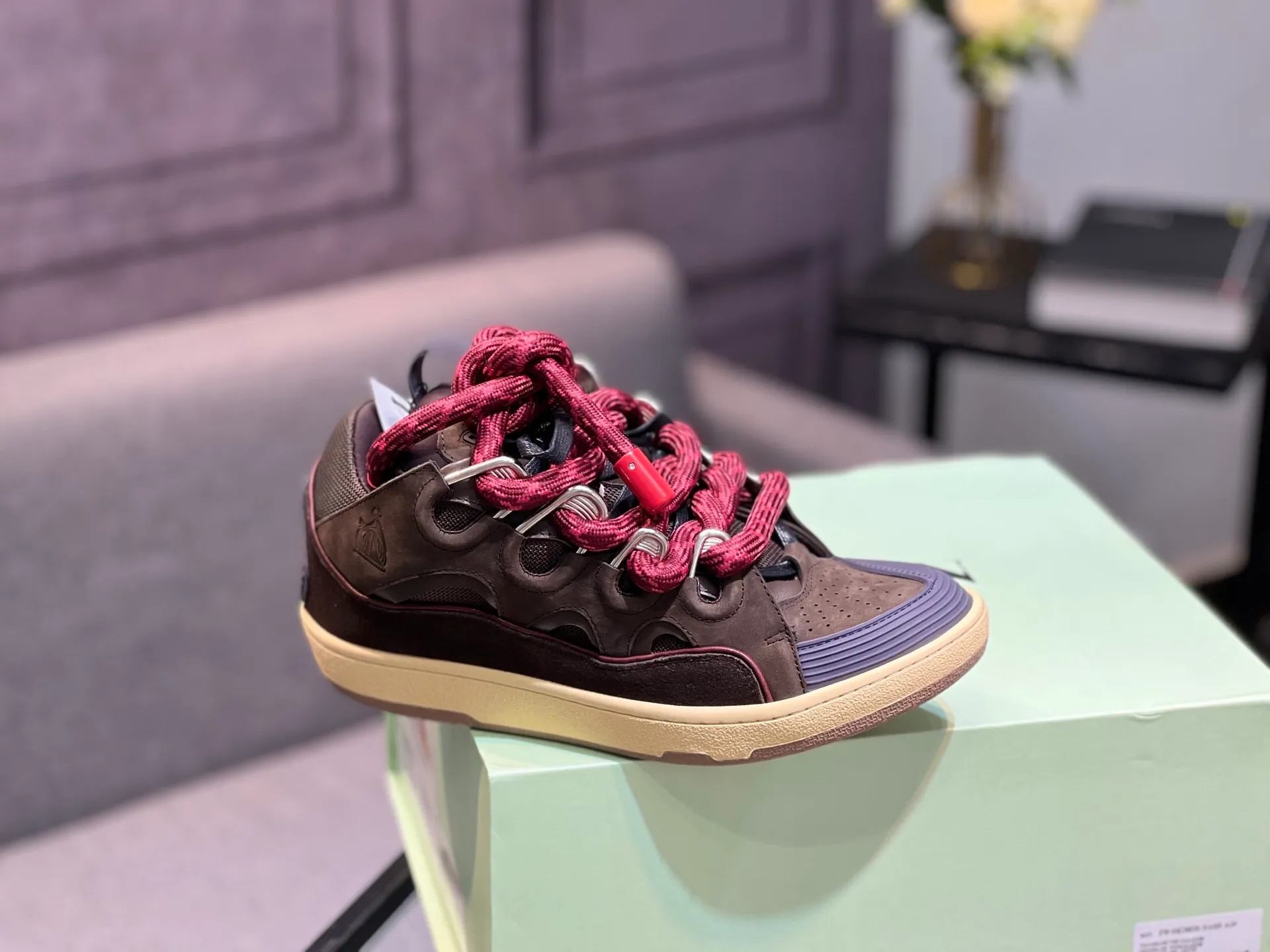 Men's men's shoes💰780 [LANVIN] Latest lace-up fashionable casual sneakers for couples High-quality CLAY couple series‼ ️ The latest trendy products of the season 🌈Many bloggers have planted grass and purchased the original open-mold customization. The upper and outsole are sewn with mark threads without edge sealing. Multiple material splicing combination design. Very versatile for fashionable and casual wear. Comfortable on the feet. Recommended for self-retention (upper cowhide + cow suede + breathable mesh) inner foot pad cowhide exclusive original open-mold clear logo rubber outsole ⚠️36-44 yards (45 custom-made)